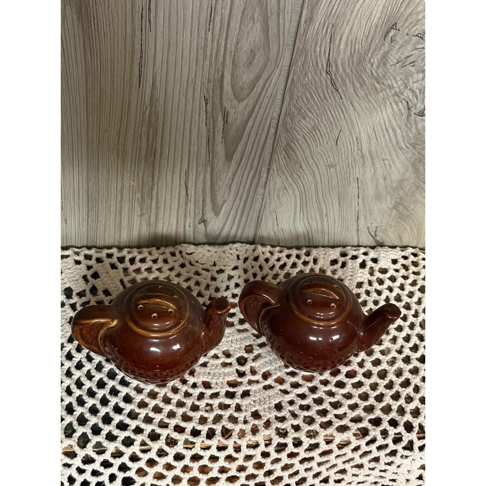 Vintage Brown Glazed Ceramic Teapot Salt and Pepper Shakers Set Novelty Kitchen - Picture 5 of 5